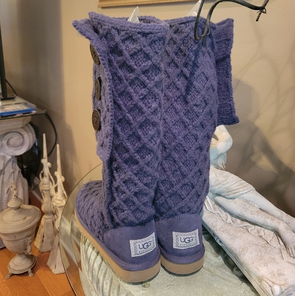 Ugg Lattice Tall Cardi Boot in Navy Blue. Size 7.  UGG S/N 3066.  # 346 - Picture 11 of 14